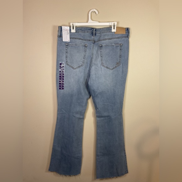 Women's Light Blue Distressed Jeans - Picture 15 of 16
